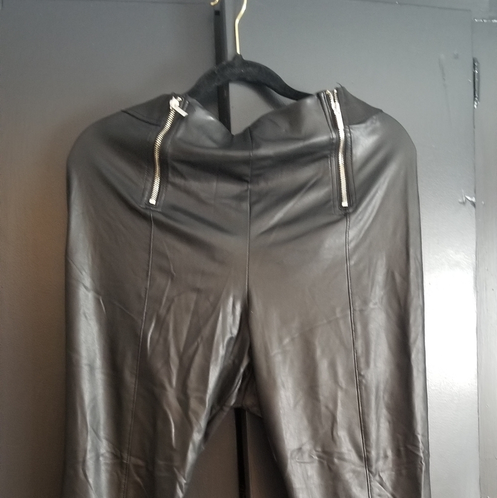 NYC -.Gabrielle Union - Faux Leather Pants